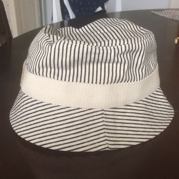 Woman’s beach/summer hat - Picture 2 of 5